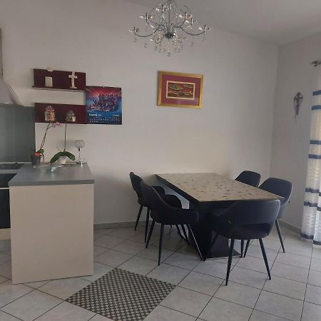 Lara & Vito Apartamento Metajna Exterior foto